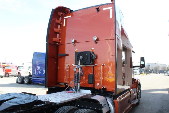 2023 Peterbilt 579-7