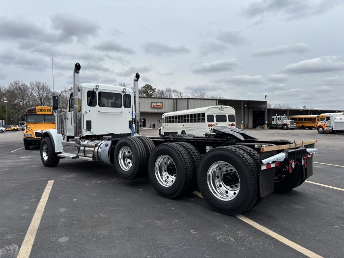 2027 Peterbilt 589-8