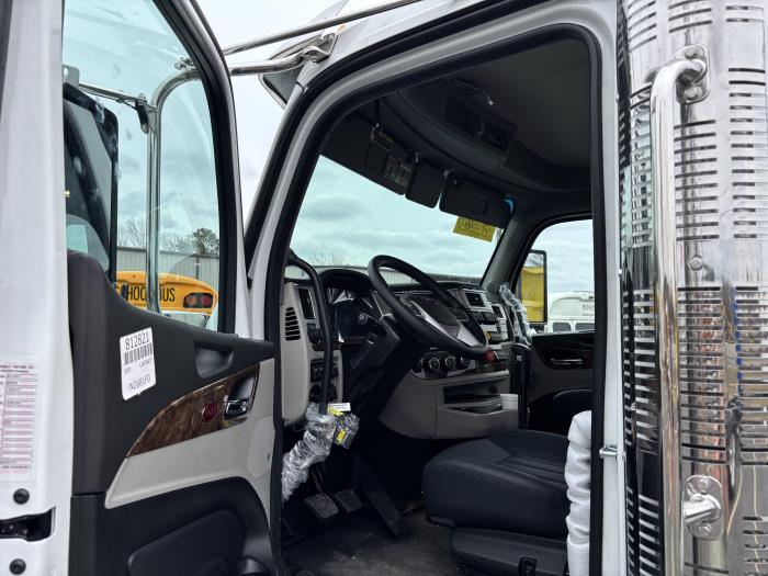 2027 Peterbilt 589-9