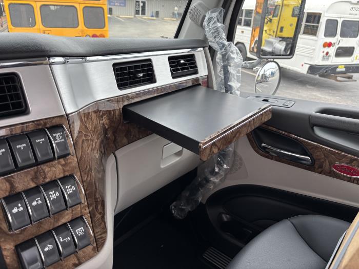 2027 Peterbilt 589-14