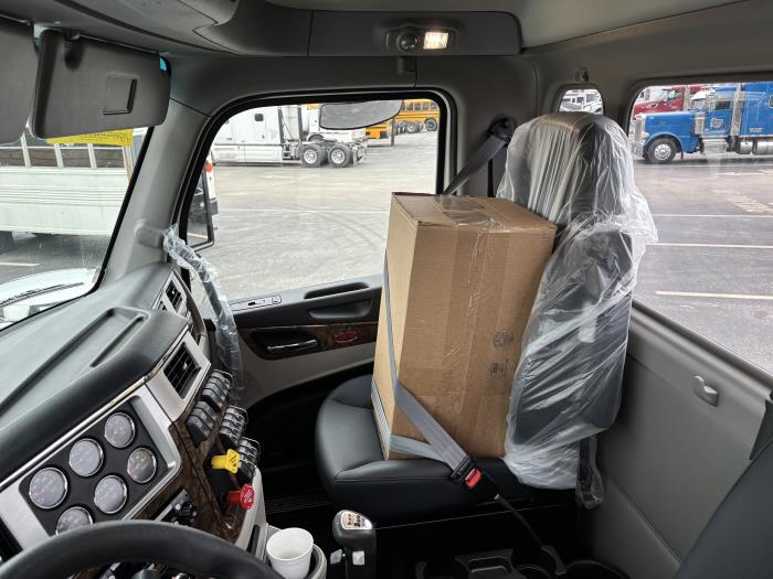 2027 Peterbilt 589-15