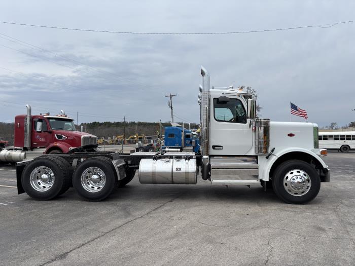 2027 Peterbilt 589-4