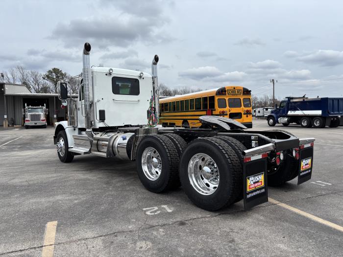 2027 Peterbilt 589-8