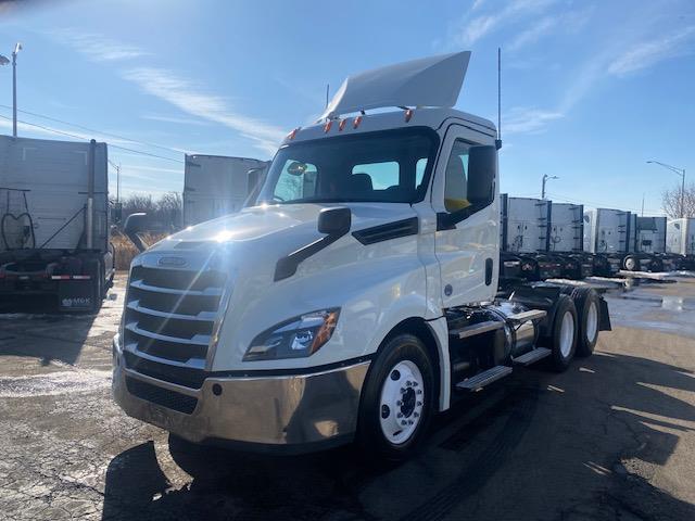 2020 Freightliner Cascadia-1