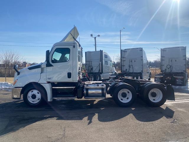 2020 Freightliner Cascadia-2