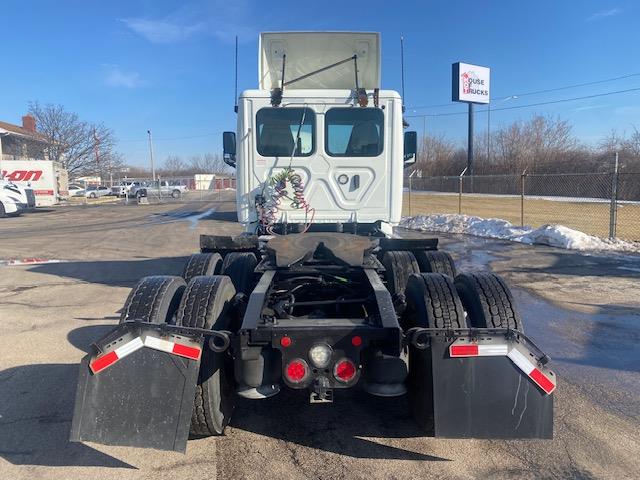 2020 Freightliner Cascadia-4