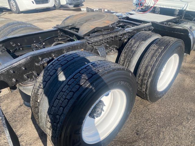 2020 Freightliner Cascadia-7