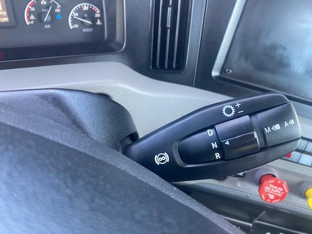 2020 Freightliner Cascadia-18