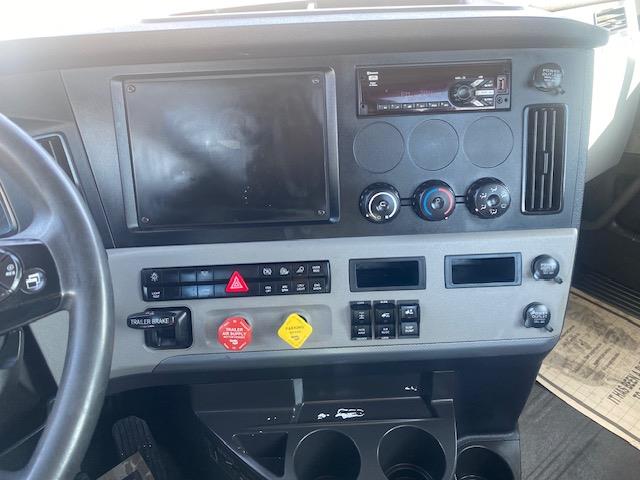 2020 Freightliner Cascadia-19