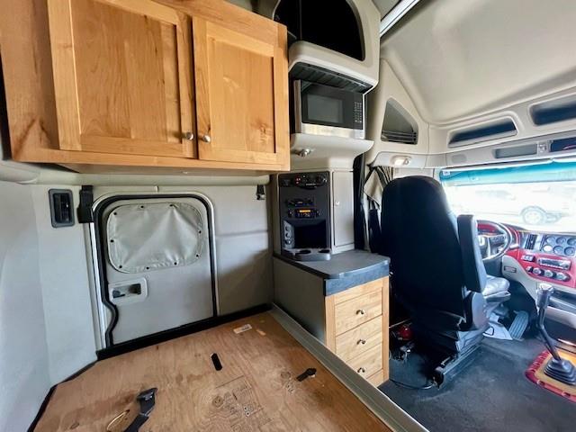 2022 Peterbilt 579-15