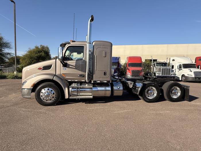 2021 Peterbilt 579-2