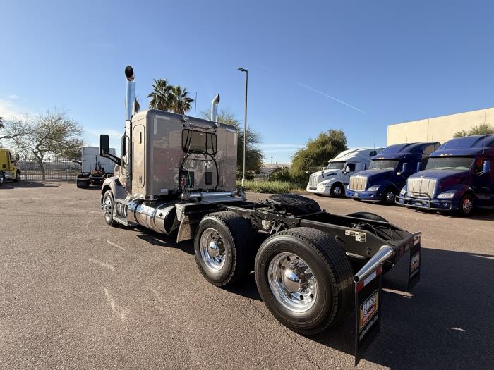2021 Peterbilt 579-3