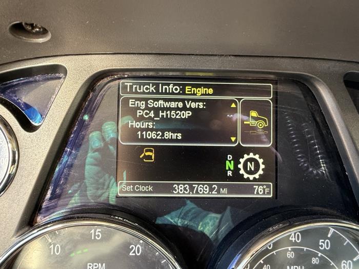 2021 Peterbilt 579-11