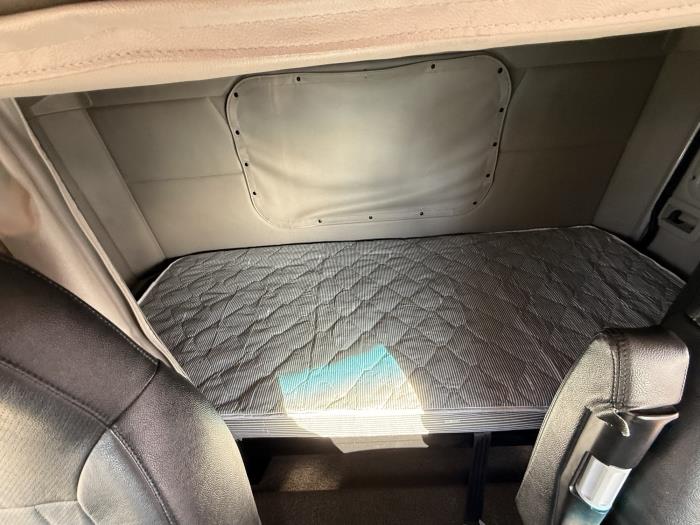 2021 Peterbilt 579-16