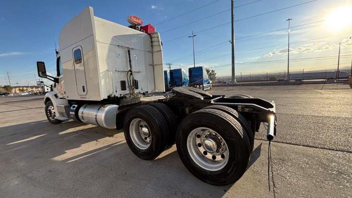 2022 Peterbilt 579-7