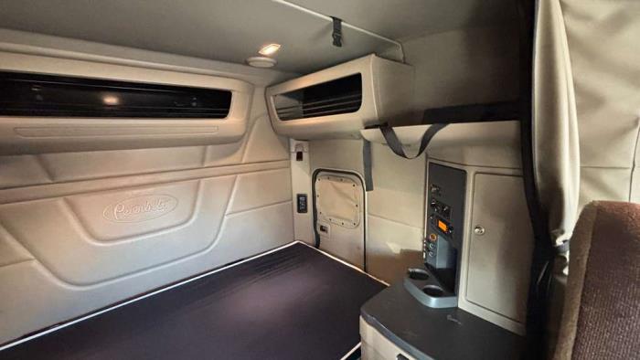 2022 Peterbilt 579-19