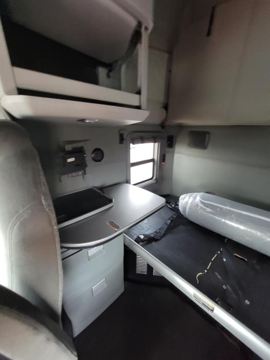 2021 Kenworth T680-19