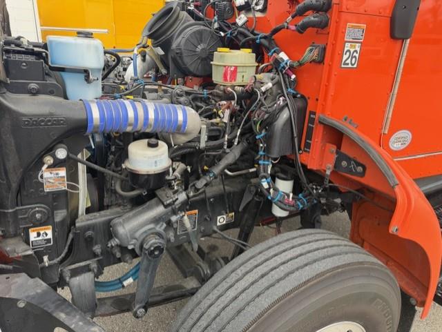 2021 Peterbilt 330-11