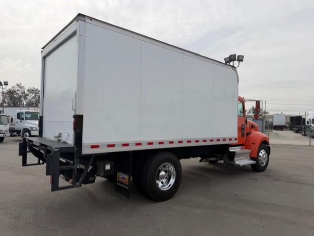 2021 Peterbilt 330-5