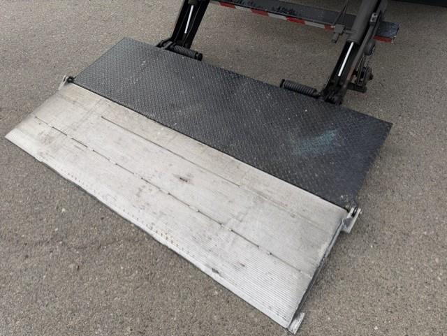 2021 Peterbilt 330-12