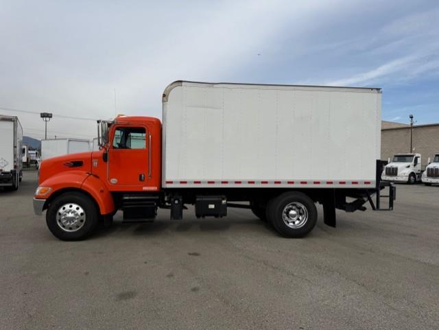 2021 Peterbilt 330-8