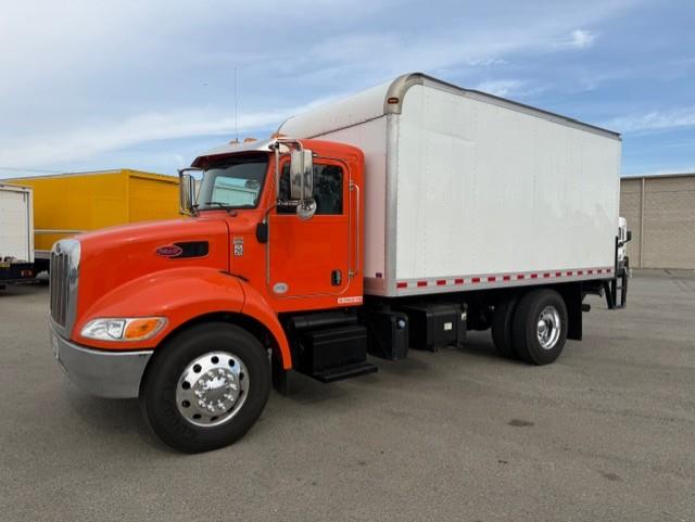 2021 Peterbilt 330-1