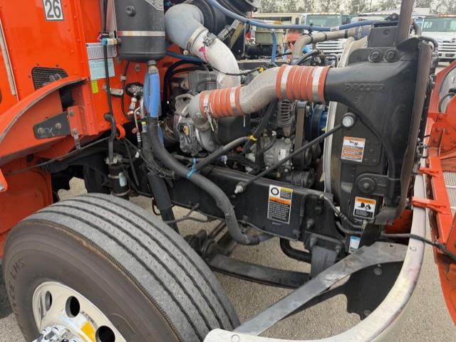 2021 Peterbilt 330-10