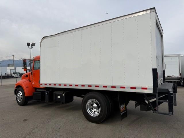 2021 Peterbilt 330-7