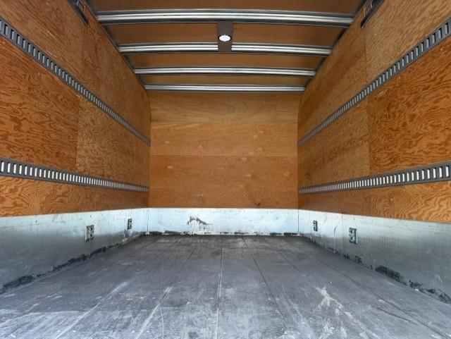 2021 Peterbilt 330-9