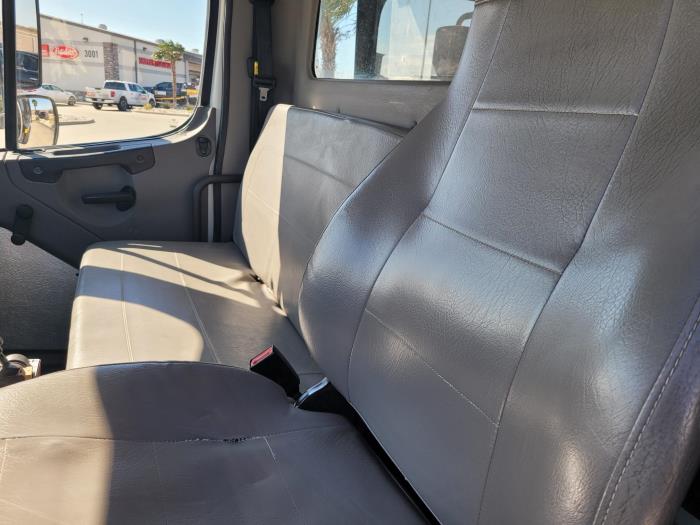 2015 Freightliner Business Class M2 106-7