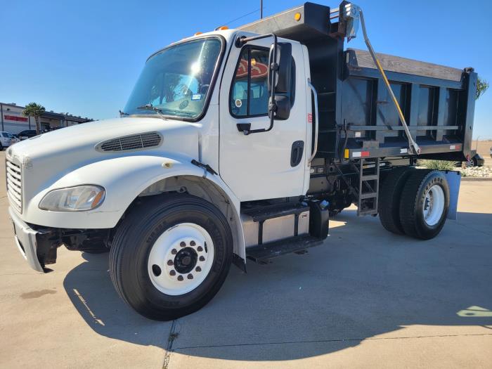 2015 Freightliner Business Class M2 106-2