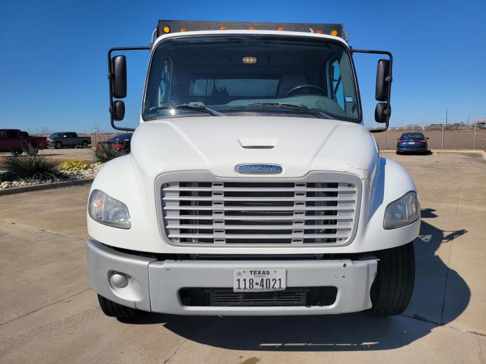 2015 Freightliner Business Class M2 106-1