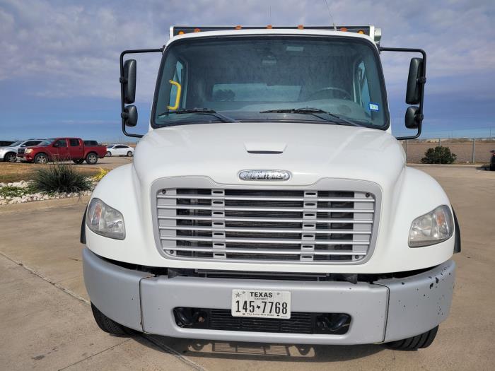 2019 Freightliner Business Class M2 106-1
