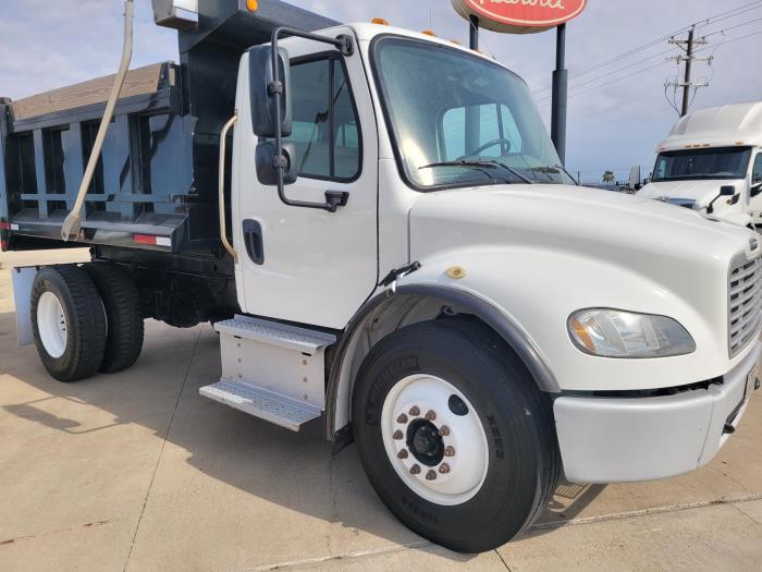 2019 Freightliner Business Class M2 106-3