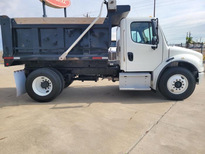 2019 Freightliner Business Class M2 106-4