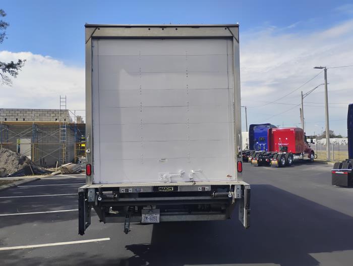 2023 Freightliner Business Class M2 106-6