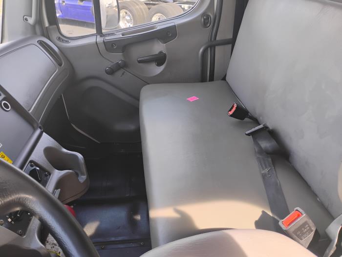 2023 Freightliner Business Class M2 106-17