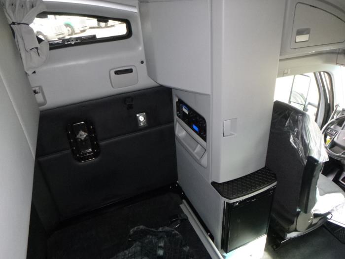 2022 Kenworth T680-19