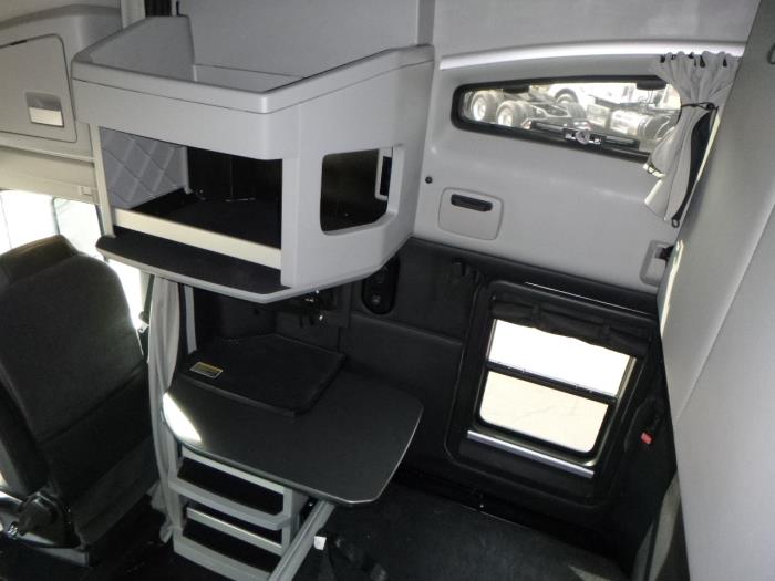 2022 Kenworth T680-21