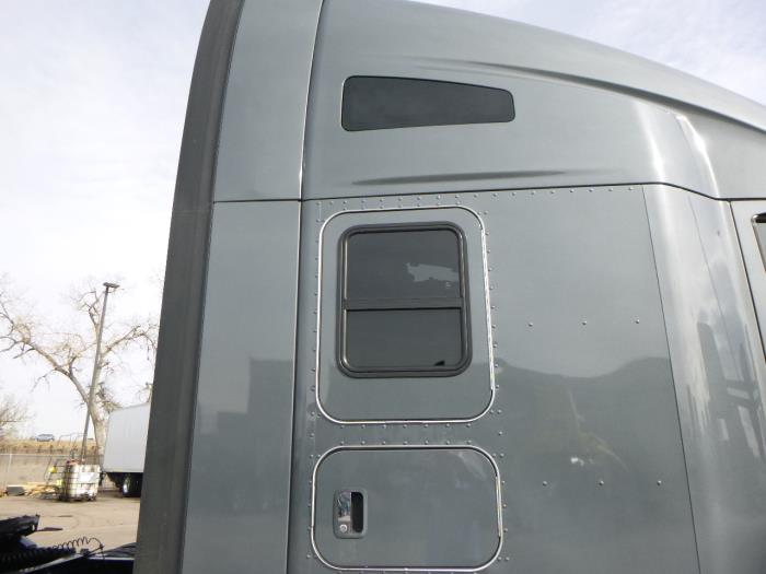 2022 Kenworth T680-37