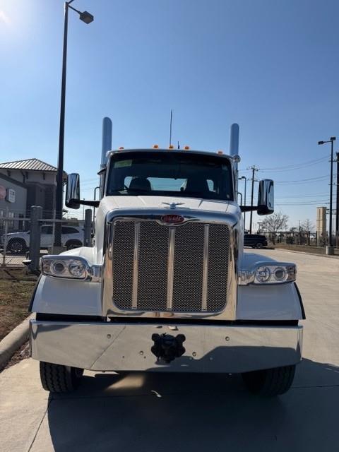 2027 Peterbilt 567-1