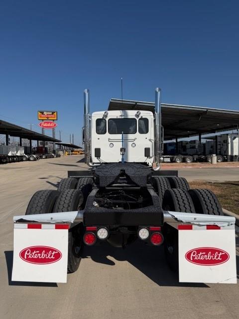 2027 Peterbilt 567-4