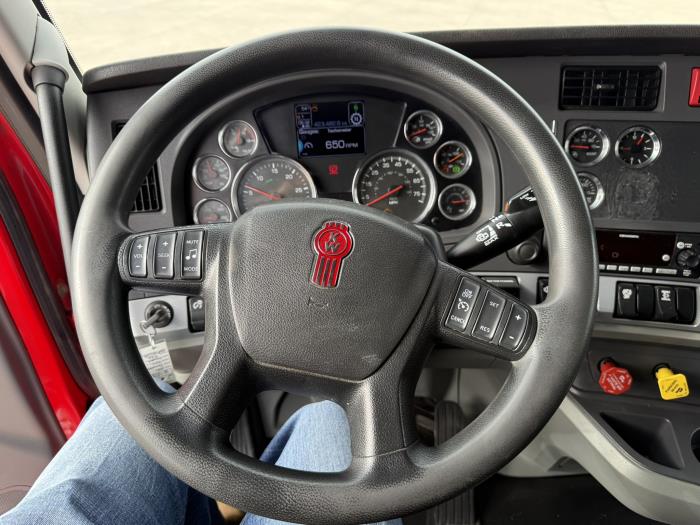 2021 Kenworth T680-8