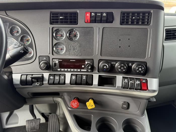 2021 Kenworth T680-9