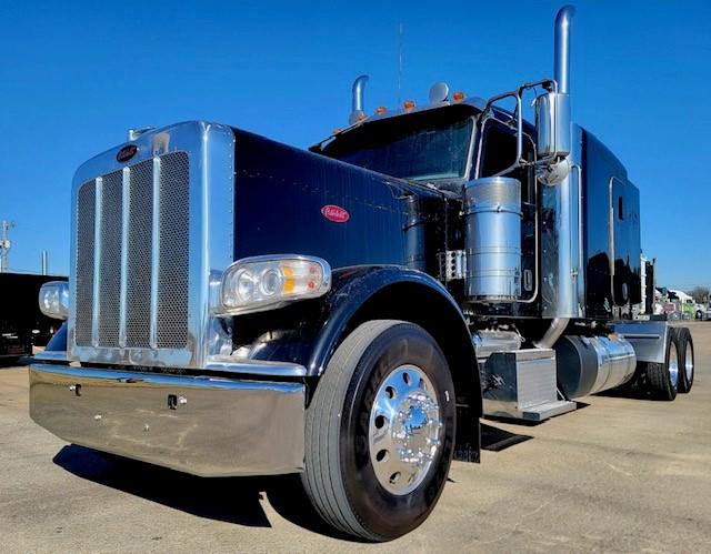 2022 Peterbilt 389-2
