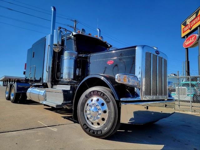 2022 Peterbilt 389-3