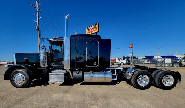 2022 Peterbilt 389-6