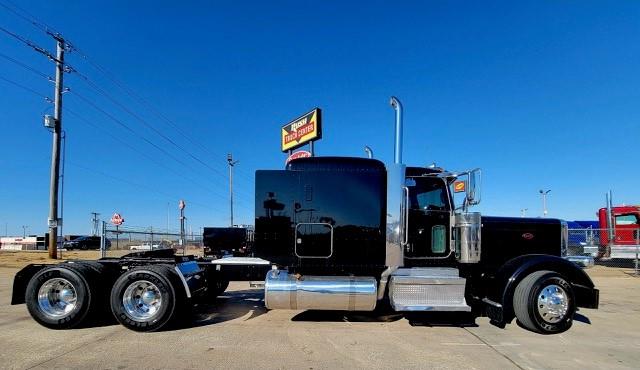 2022 Peterbilt 389-7
