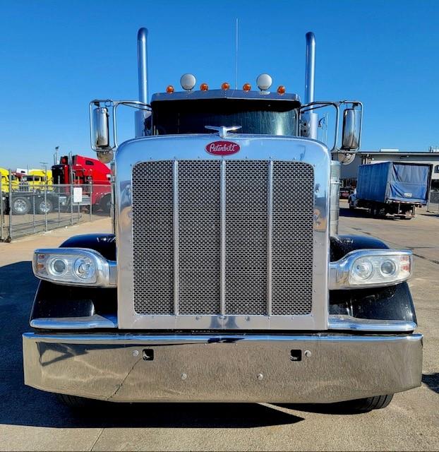 2022 Peterbilt 389-10