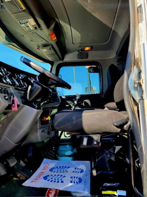 2022 Peterbilt 389-12